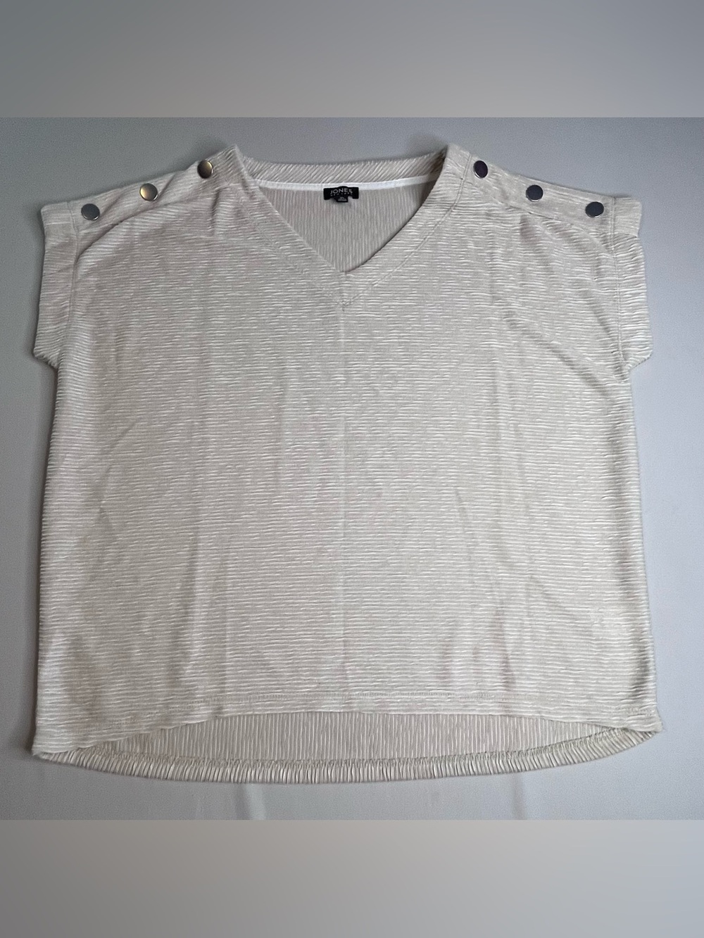 Jones New York Women’s Cream V-Neck Button-Shoulder Short Sleeve Shirt